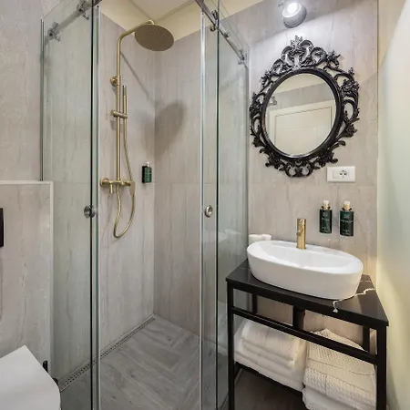 Luxury Golden Palace Citycentre Right Next To Diocletian's Palace Guest house Split