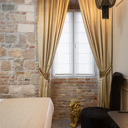 Luxury Golden Palace Citycentre Right Next To Diocletian's Palace *