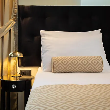Luxury Golden Palace Citycentre Right Next To Diocletian's Palace Guest house Split