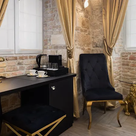 Luxury Golden Palace Citycentre Right Next To Diocletian's Palace * Split