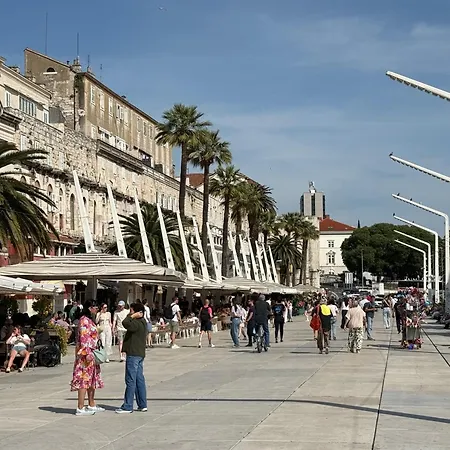 Πανσιόν Luxury Golden Palace Citycentre Right Next To Diocletian's Palace Σπλιτ